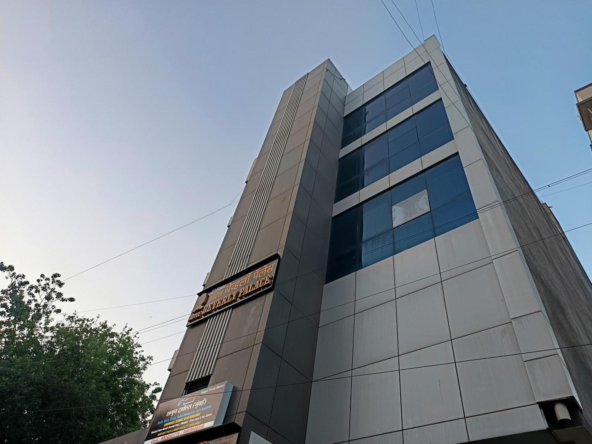 Hotel Beverly Palace Santacruz - Near Bkc - Mumbai Airport T1 — Photos 1